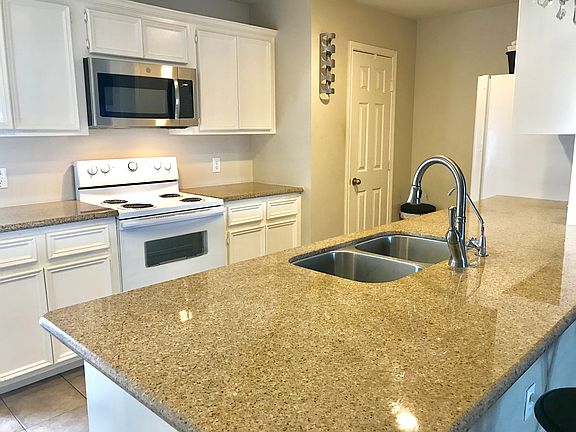 5th image of 2630 Woodridge Manor Dr