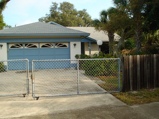 1st image of 108 E Avenue C