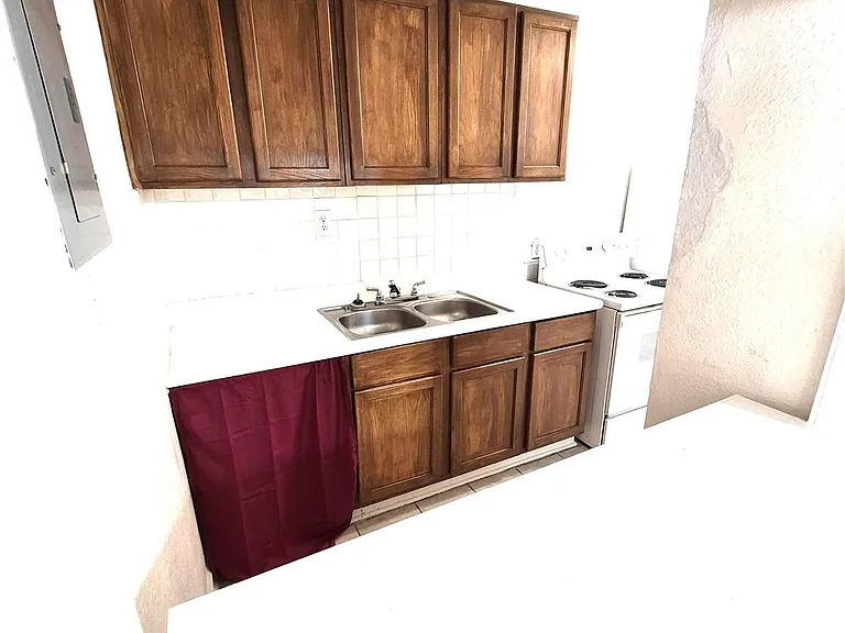 2 Ellis Dr #A — Photo 5