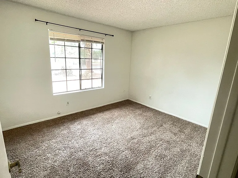 1609 N Longmore St — Photo 23