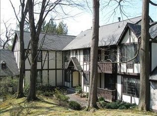 28-1 Foxwood Dr, Pleasantville, NY 10570