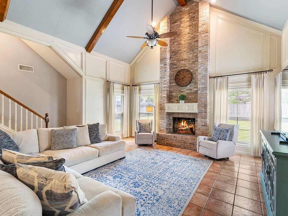 1st image of 15619 Pebble Bend Dr