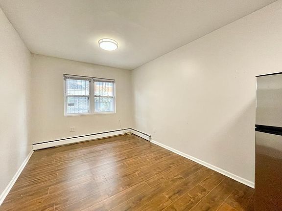 2nd image of 64 Newkirk St