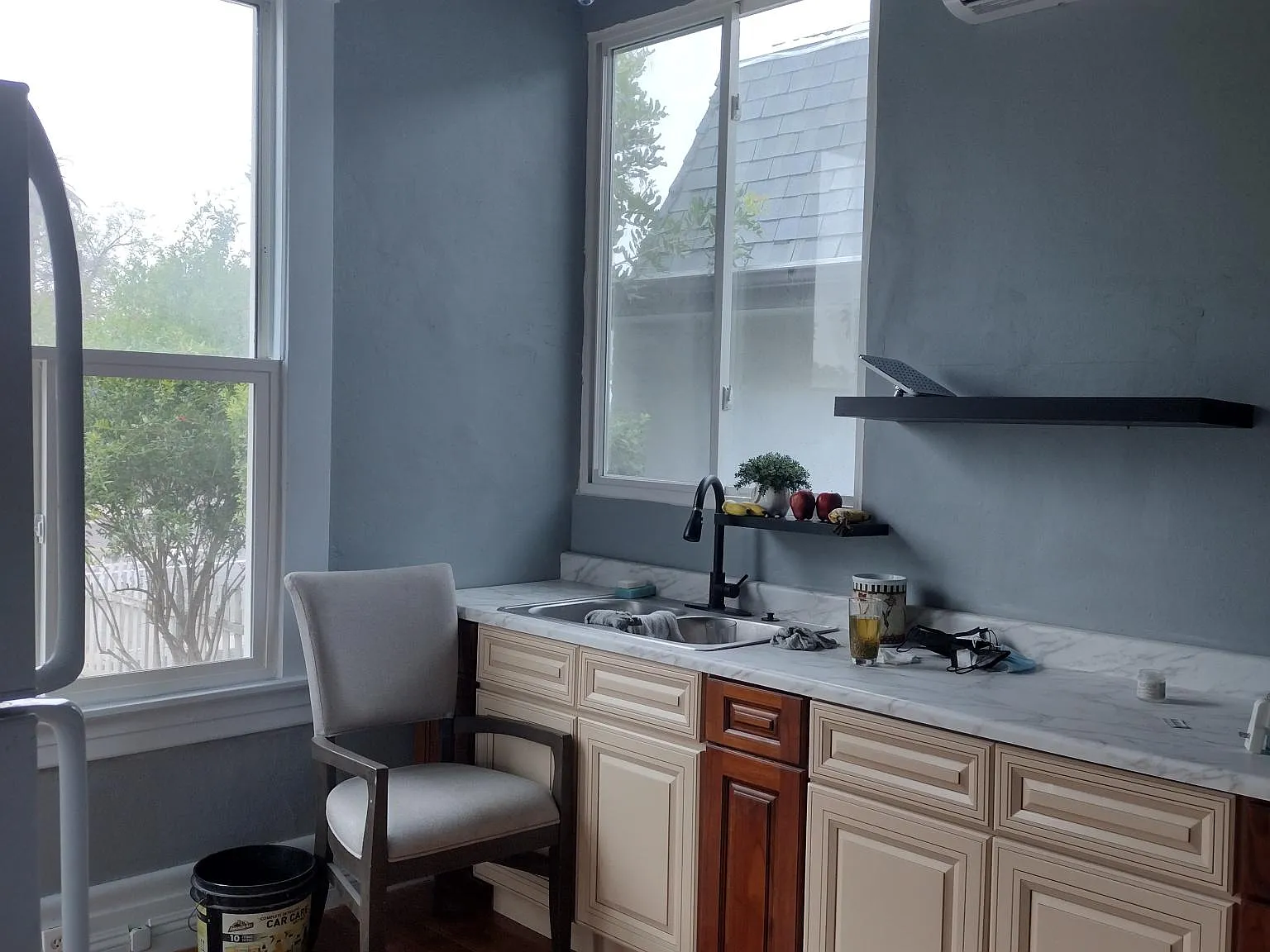 1188 N Park Ave — Photo 1