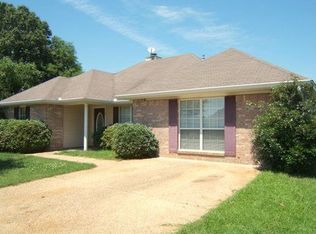 9 Edna Cv, Byram, MS 39272