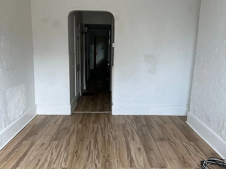 11 N Ann St — Photo 3