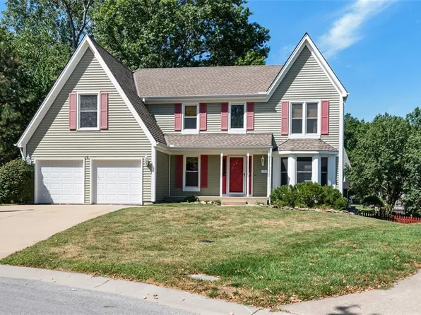 719 N Singletree St, Olathe, KS 66061