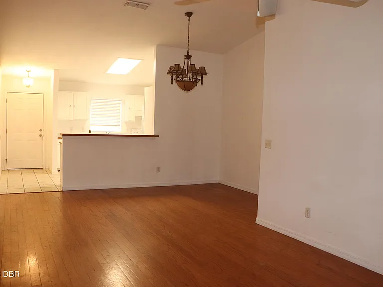 1061 Oak Forest Cir — Photo 5