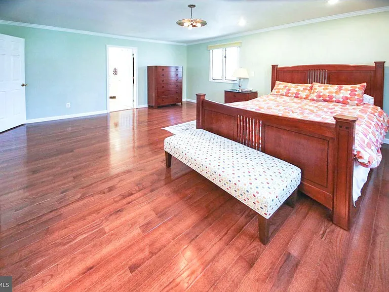 1120 Cymry Dr — Photo 14