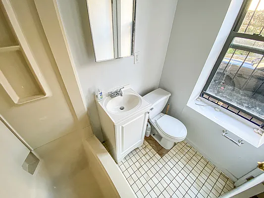 Rented by Premier One Realty LLC | media 7