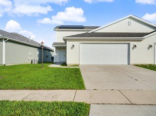 3314 Boulder Ridge Dr, Champaign, IL 61822