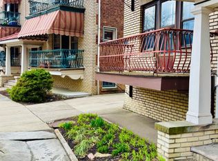 1602 Ridgefield, Cleveland, OH 44118