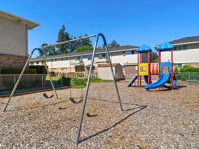 Beaverton Garden Court Apartments — Photo 9