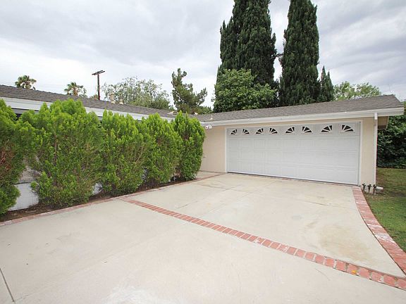 2nd image of 5434 Cromer Pl