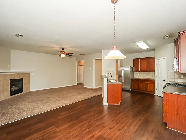 89 Lakeshore Pkwy — Photo 7