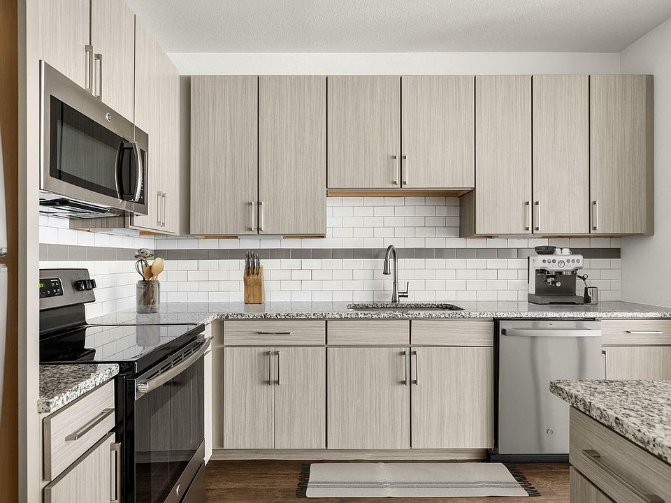 The Lodge at Hidden River - Kitchen