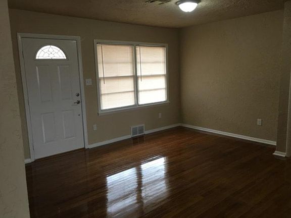 2nd image of 2340 NW 35th St