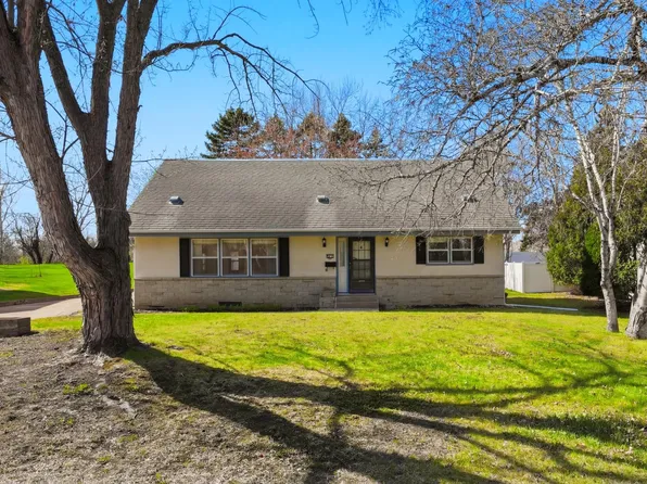 4825 Oregon Ave N, New Hope, MN 55428