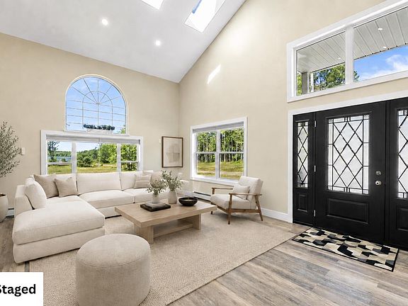 3rd image of 360 McGrath Ave