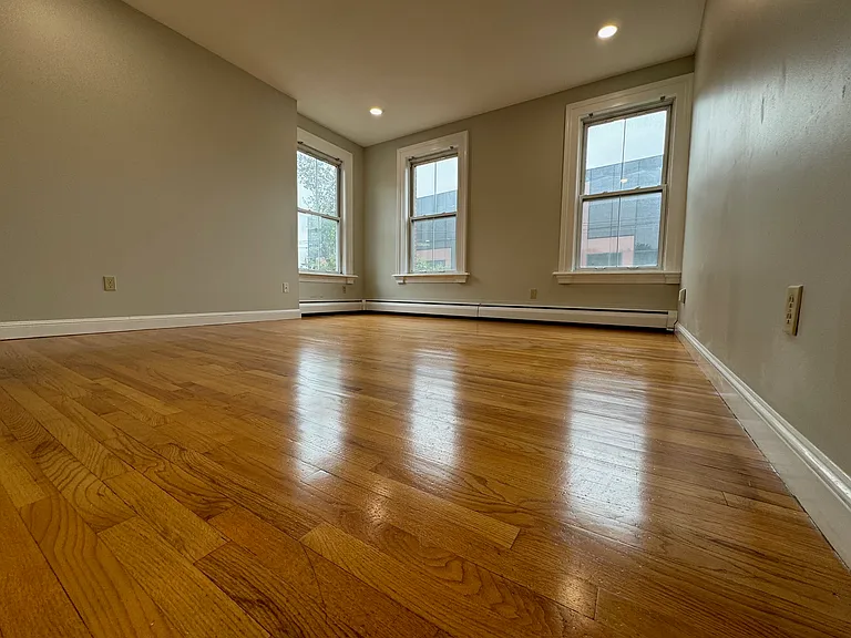 7 Trumbull St #3 — Photo 12