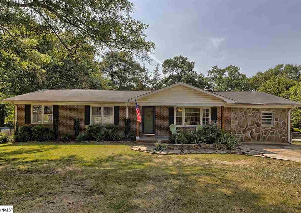 1st image of 105 Luray Dr