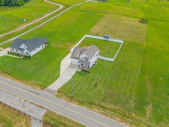 3rd image of 3904 Chapel Hill Rd