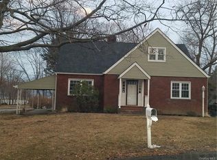 112 Laurel Dr, New Windsor, NY 12553