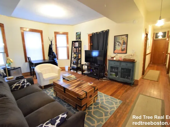 348 Faneuil St, Brighton, MA 02135