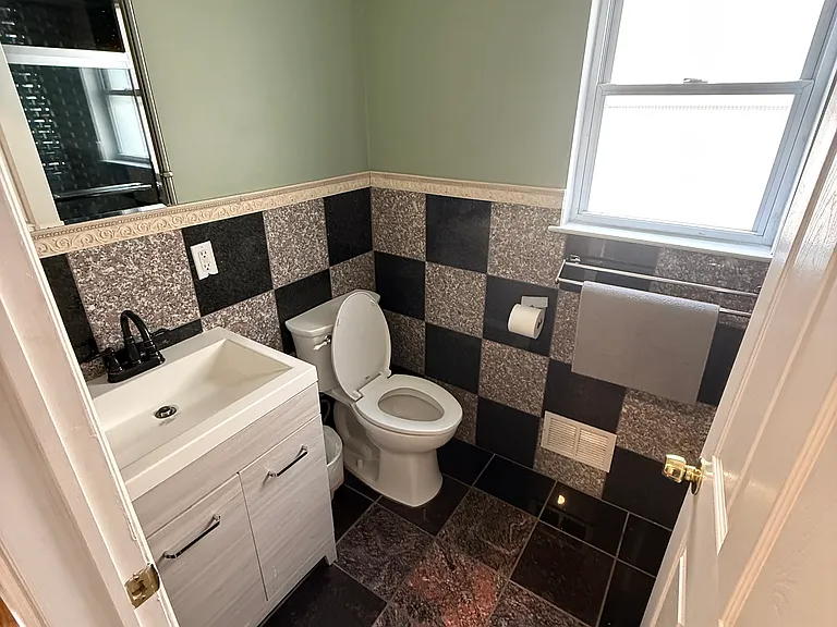 196 Randolph Ave #1 — Photo 7