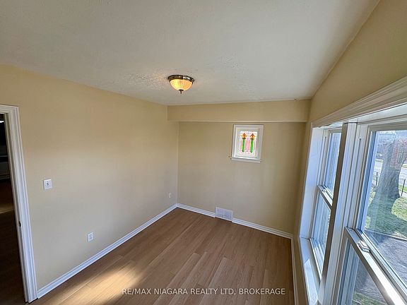 4th image of 5371 Huron St