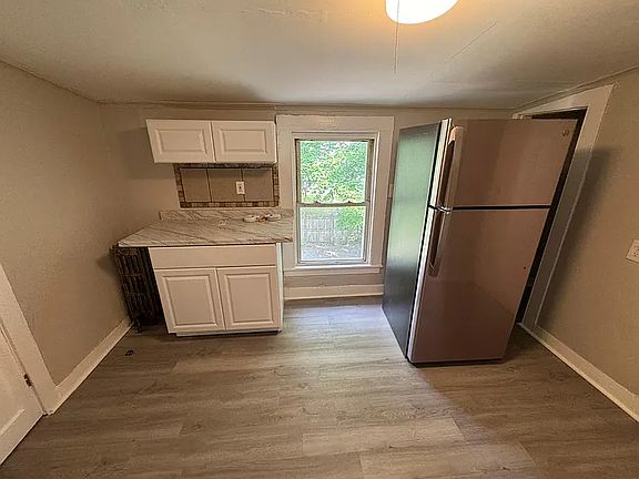 5th image of 125 Shelton Ave #2