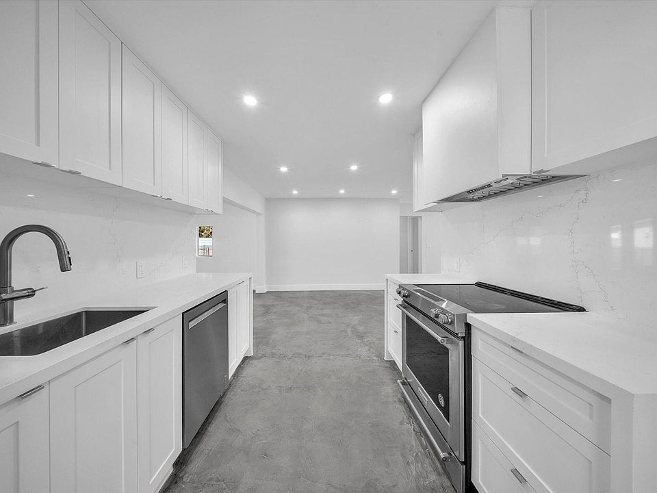 1st image of 1721 N 16th Ct