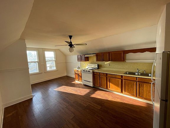 2nd image of 150 Leete St Floor 3