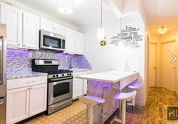 5th image of 620 Willoughby Ave APT 2