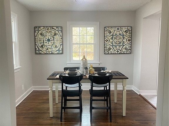 5th image of 8603 Ackley Ave