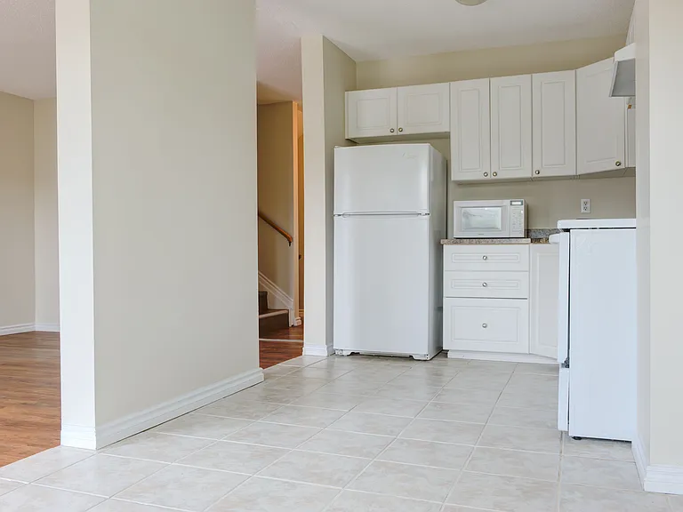 9600 Manning Ave — Photo 6