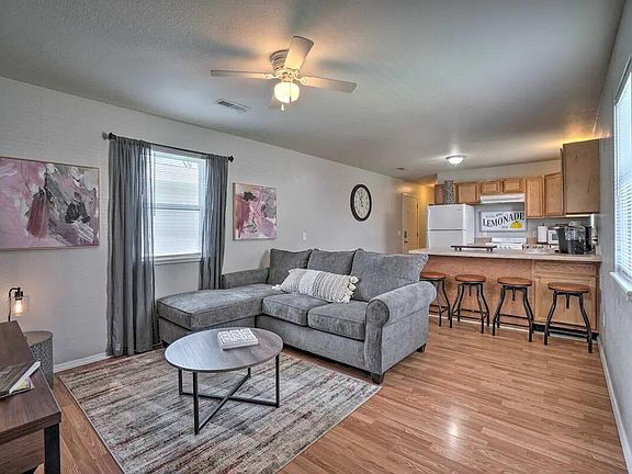 5th image of 914 Renfrow Avenue