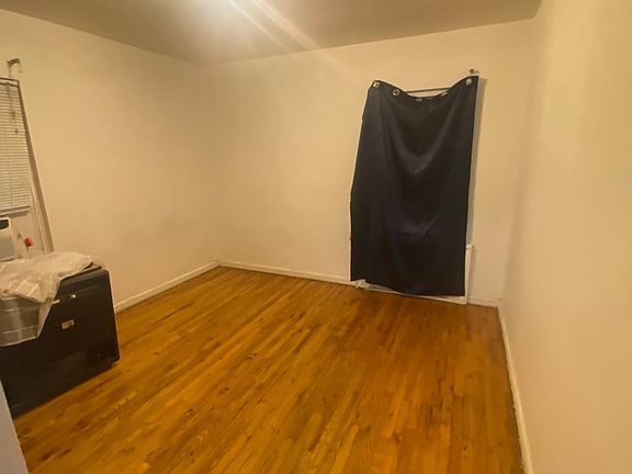 5th image of 2806 150th St Floor 2