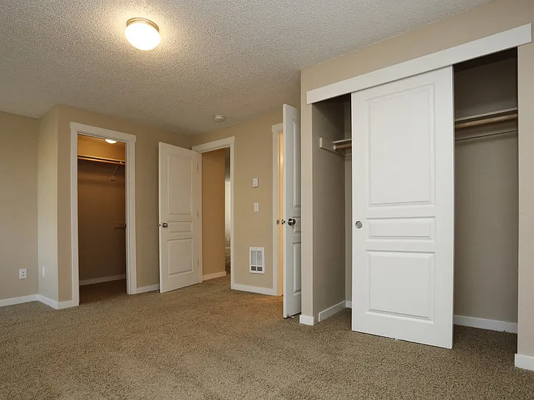 Commons at Hawthorn Village Apartments — Photo 22