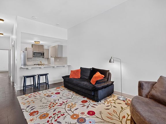 4th image of 532 E Gaston St #534-A