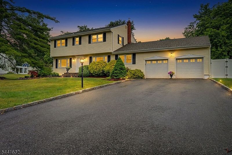 1st image of 25 Lord Stirling Dr