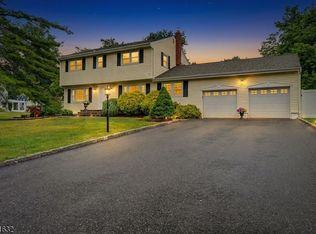 25 Lord Stirling Dr, Parsippany-Troy Hills Twp., NJ 07054