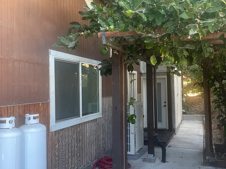 Taylor Rd — Photo 16