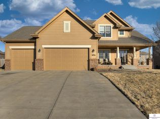 1909 Walnut Creek Dr, Papillion, NE 68046