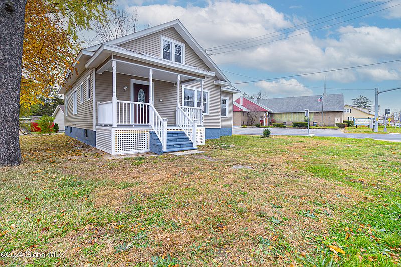 2nd image of 623 Curry Road