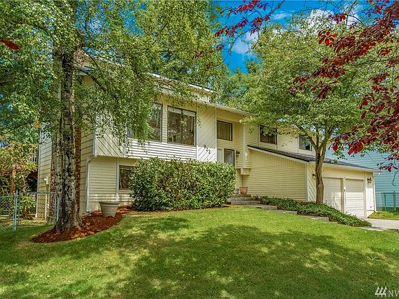 2nd image of 922 S 262nd Pl
