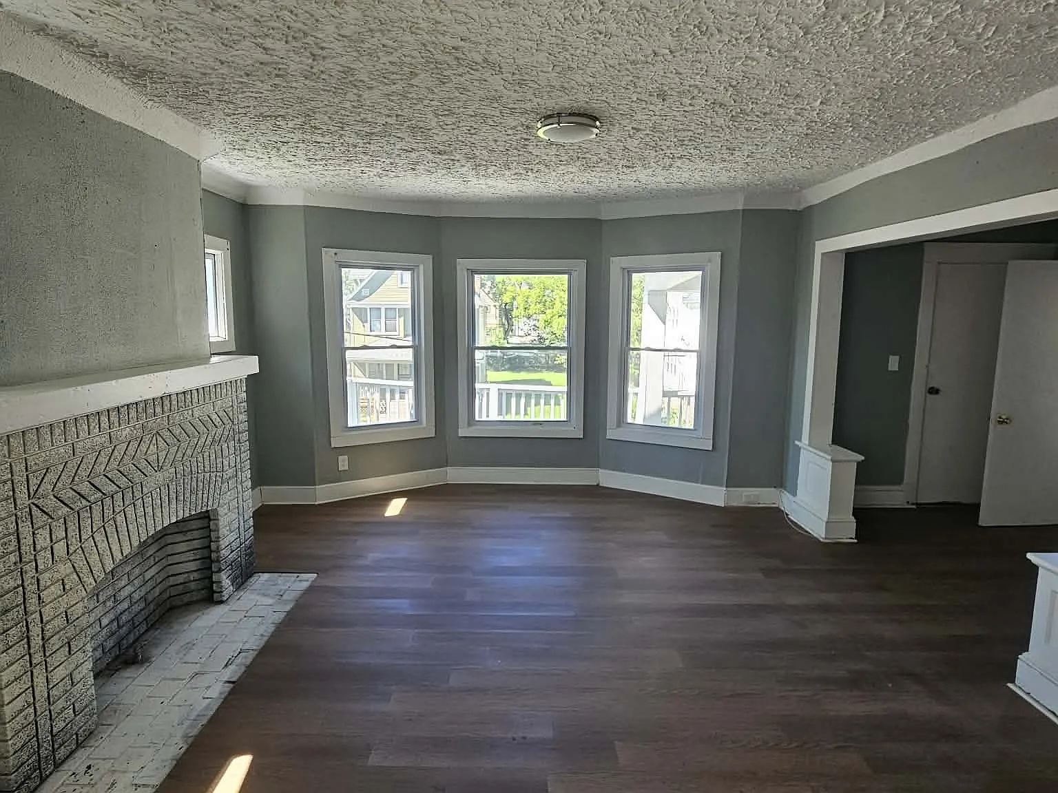 2 bed, $1,000 — Photo 4