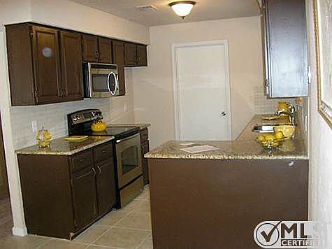 4th image of 801 Morning Glory Ln