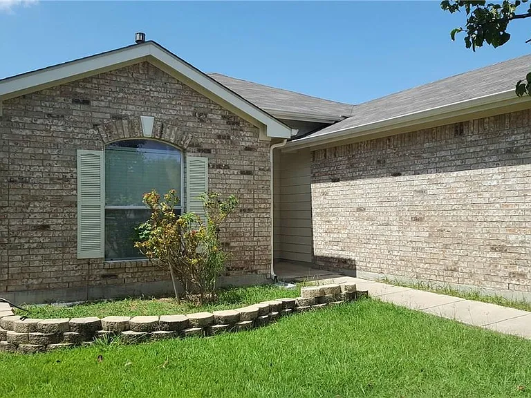 2424 Rolling Ridge Dr — Photo 7