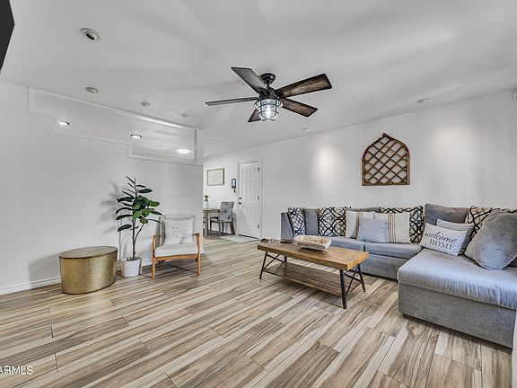 4th image of 3501 E HARTFORD Avenue